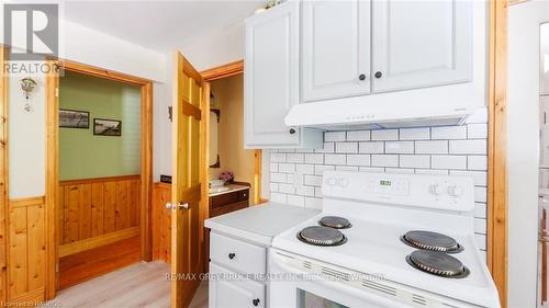 11 Silversides Pt Road, Northern Bruce Peninsula, ON - Indoor Photo Showing Kitchen