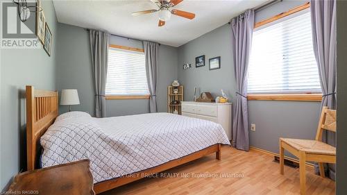 11 Silversides Pt Road, Northern Bruce Peninsula, ON - Indoor Photo Showing Bedroom