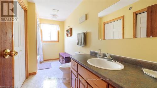 11 Silversides Pt Road, Northern Bruce Peninsula, ON - Indoor Photo Showing Bathroom