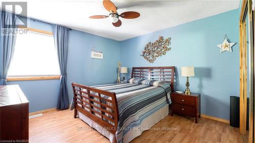 11 Silversides Pt Road, Northern Bruce Peninsula, ON - Indoor Photo Showing Bedroom