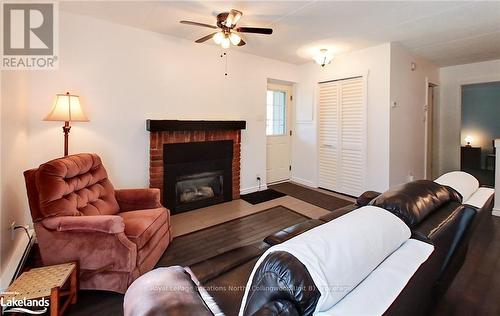 26 - 17 Dawson Drive, Collingwood, ON - Indoor Photo Showing Living Room With Fireplace