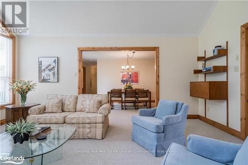 11 Wickens Lane, Blue Mountains (Thornbury), ON - Indoor Photo Showing Living Room