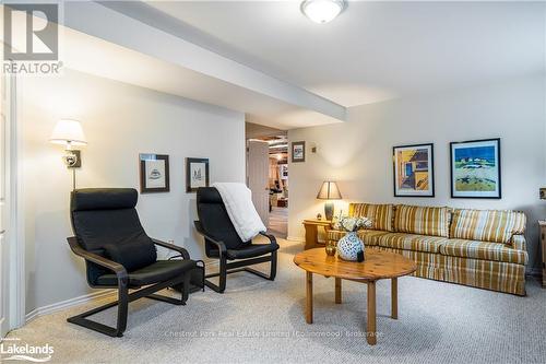 11 Wickens Lane, Blue Mountains (Thornbury), ON - Indoor Photo Showing Living Room