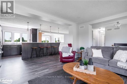 615796 3Rd Line, Blue Mountains (Blue Mountain Resort Area), ON - Indoor Photo Showing Living Room