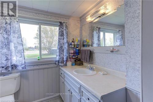 4113 Highway 9, Brockton, ON - Indoor Photo Showing Bathroom