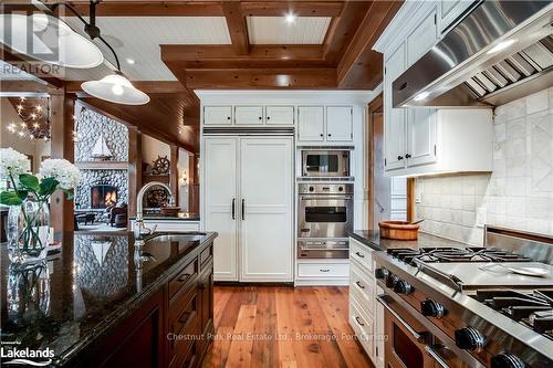 1902 Foxpoint Road, Lake Of Bays (Franklin), ON - Indoor Photo Showing Kitchen