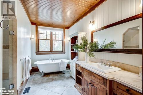 1902 Foxpoint Road, Lake Of Bays (Franklin), ON - Indoor Photo Showing Bathroom