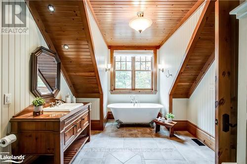 1902 Foxpoint Road, Lake Of Bays (Franklin), ON - Indoor