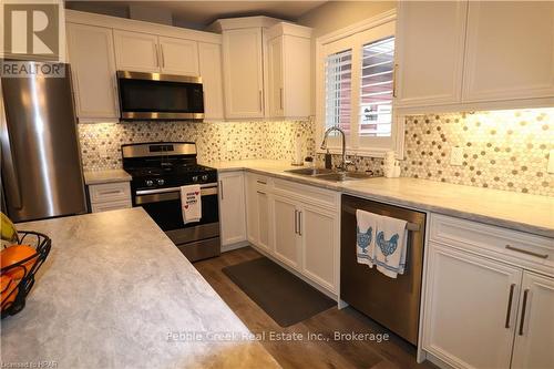 88 Huron Heights Drive, Ashfield-Colborne-Wawanosh (Colborne Twp), ON - Indoor Photo Showing Kitchen With Double Sink