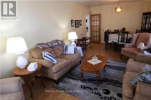 28 Sutton Drive, Ashfield-Colborne-Wawanosh (Colborne Twp), ON - Indoor Photo Showing Living Room