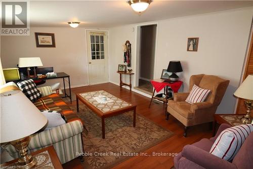 28 Sutton Drive, Ashfield-Colborne-Wawanosh (Colborne Twp), ON - Indoor Photo Showing Living Room