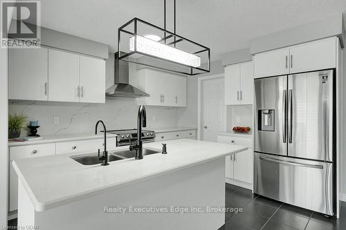 59 John Brabson Crescent, Guelph (Village), ON - Indoor Photo Showing Kitchen With Stainless Steel Kitchen With Double Sink With Upgraded Kitchen