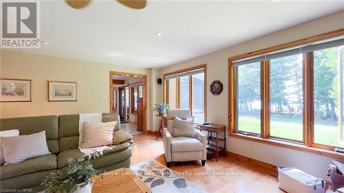 74397 Cardinal Court, Bluewater (Stanley Twp), ON - Indoor Photo Showing Living Room