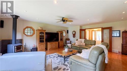 74397 Cardinal Court, Bluewater (Stanley), ON - Indoor Photo Showing Living Room