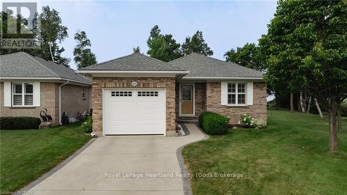 301 Bethune Crescent, Goderich (Goderich (Town)), ON - Outdoor With Facade