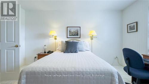 301 Bethune Crescent, Goderich (Goderich (Town)), ON - Indoor Photo Showing Bedroom