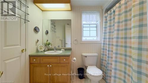 301 Bethune Crescent, Goderich (Goderich (Town)), ON - Indoor Photo Showing Bathroom