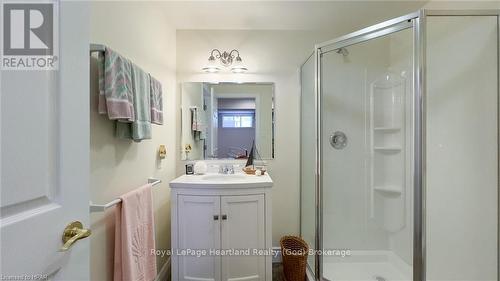 301 Bethune Crescent, Goderich (Goderich (Town)), ON - Indoor Photo Showing Bathroom