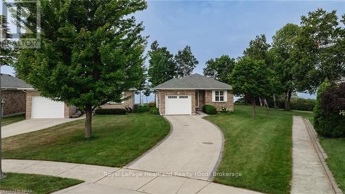 301 Bethune Crescent, Goderich (Goderich Town), ON - Outdoor