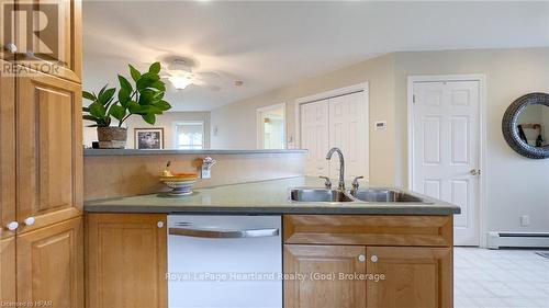 301 Bethune Crescent, Goderich (Goderich (Town)), ON - Indoor Photo Showing Kitchen With Double Sink