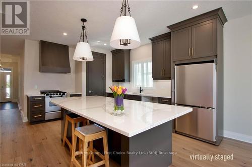 117 Kastner Street, Stratford (Ellice), ON - Indoor Photo Showing Kitchen With Upgraded Kitchen