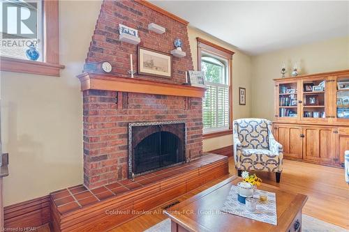 126 Nelson Street E, Goderich (Goderich Town), ON - Indoor Photo Showing Living Room With Fireplace