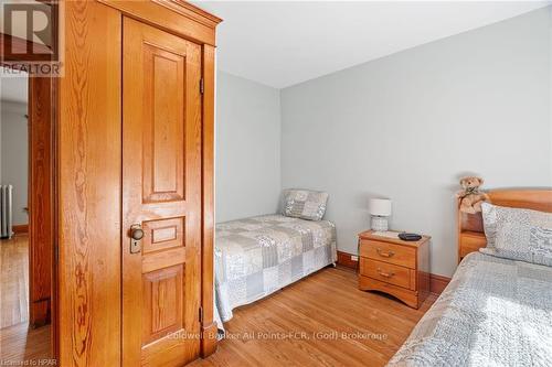 126 Nelson Street E, Goderich (Goderich Town), ON - Indoor Photo Showing Bedroom