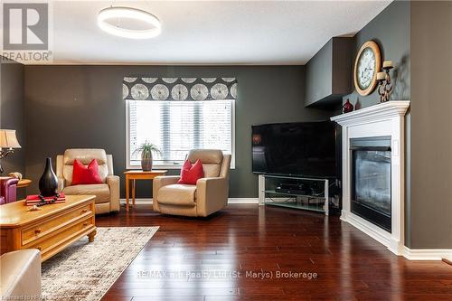 55 Stoneridge Boulevard, St. Marys, ON - Indoor Photo Showing Living Room