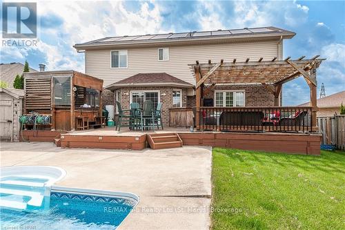 55 Stoneridge Boulevard, St. Marys, ON - Outdoor With In Ground Pool With Deck Patio Veranda