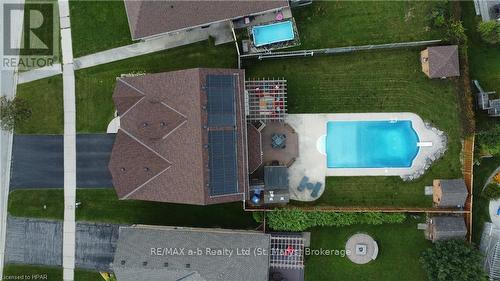 55 Stoneridge Boulevard, St. Marys, ON - Outdoor With In Ground Pool