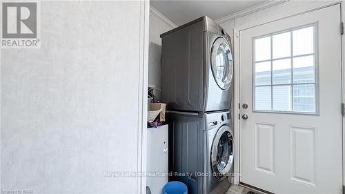 3 Blfs Vw Boulevard, Ashfield-Colborne-Wawanosh (Colborne), ON - Indoor Photo Showing Laundry Room