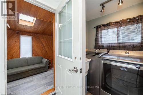 1770 9Th Avenue E, Owen Sound, ON - Indoor Photo Showing Laundry Room