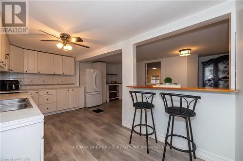 1770 9Th Avenue E, Owen Sound, ON - Indoor Photo Showing Kitchen With Double Sink