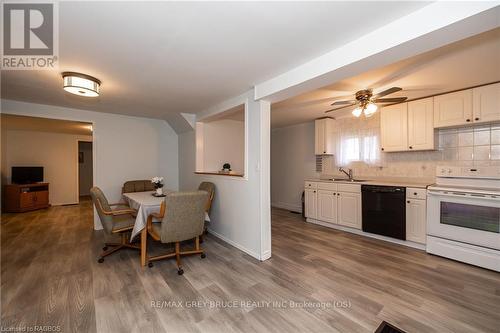 1770 9Th Avenue E, Owen Sound, ON - Indoor Photo Showing Kitchen