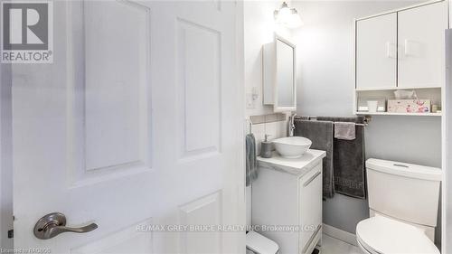 1087 7Th Avenue W, Owen Sound, ON - Indoor Photo Showing Bathroom