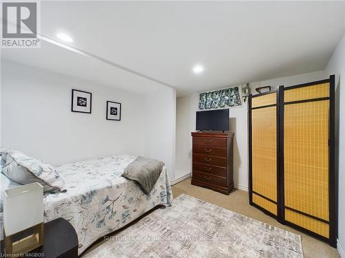 495 Ridge Street, Saugeen Shores, ON - Indoor Photo Showing Bedroom