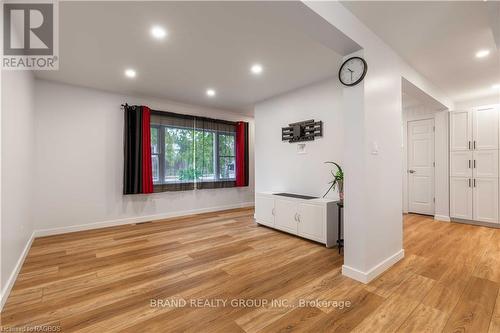 1805 3Rd Avenue W, Owen Sound, ON - Indoor Photo Showing Other Room