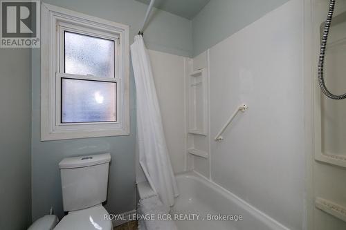 765 7Th A E, Owen Sound, ON - Indoor Photo Showing Bathroom