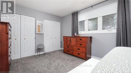 136 6Th Avenue W, Owen Sound, ON - Indoor Photo Showing Bedroom