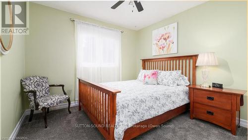 136 6Th Avenue W, Owen Sound, ON - Indoor Photo Showing Bedroom