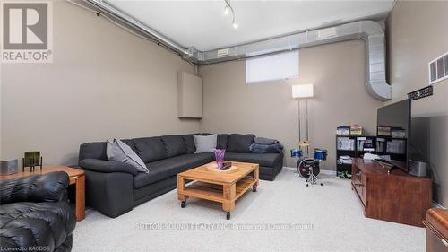 136 6Th Avenue W, Owen Sound, ON - Indoor