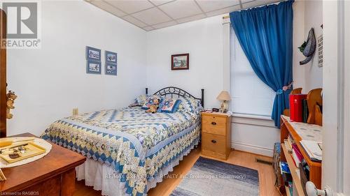 419 Scott Street, South Bruce Peninsula, ON - Indoor Photo Showing Bedroom