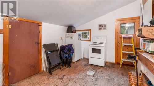 419 Scott Street, South Bruce Peninsula, ON - Indoor Photo Showing Kitchen