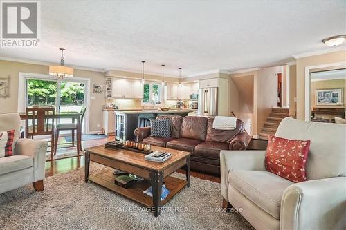 758169 Girl Guide Road, Georgian Bluffs, ON - Indoor Photo Showing Living Room