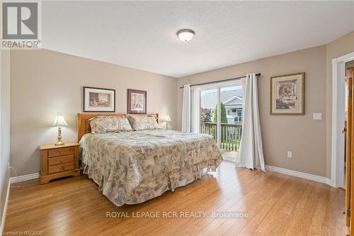 414 4Th Street S, Hanover, ON - Indoor Photo Showing Bedroom