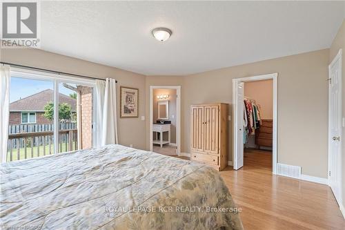 414 4Th Street S, Hanover, ON - Indoor Photo Showing Bedroom