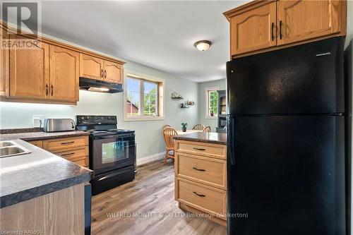 315186 Highway 6, West Grey, ON - Indoor Photo Showing Kitchen