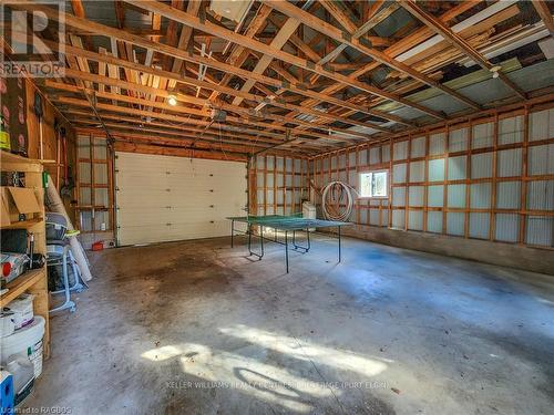 4 Lakefield Avenue, South Bruce Peninsula, ON - Indoor Photo Showing Garage