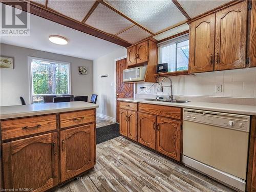 4 Lakefield Avenue, South Bruce Peninsula, ON - Indoor Photo Showing Kitchen With Double Sink