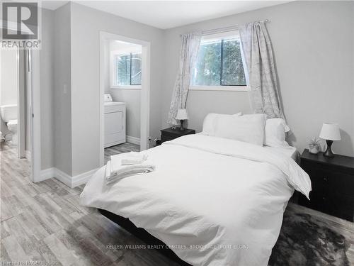 4 Lakefield Avenue, South Bruce Peninsula, ON - Indoor Photo Showing Bedroom